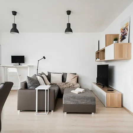 The Sunny Riverside Flat Apartment Prag