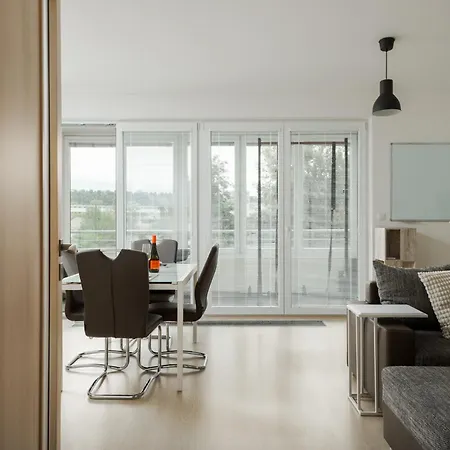 The Sunny Riverside Flat Prag